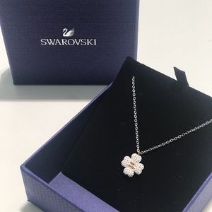 Swarovski crystal flower pendant necklace